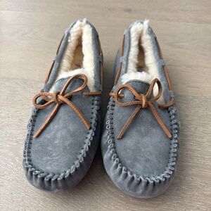 UGG Dakota Slipper Women’s size 7 Brand New